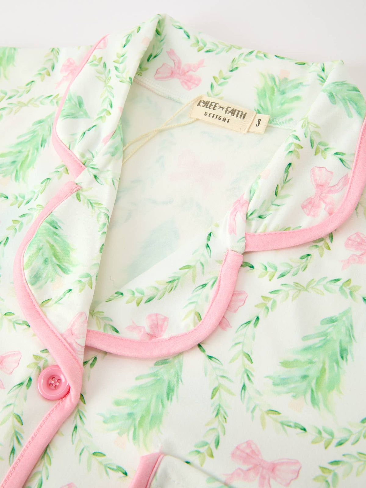 Mommy & Me Christmas Tree & Bow Print Girls Pajama Set