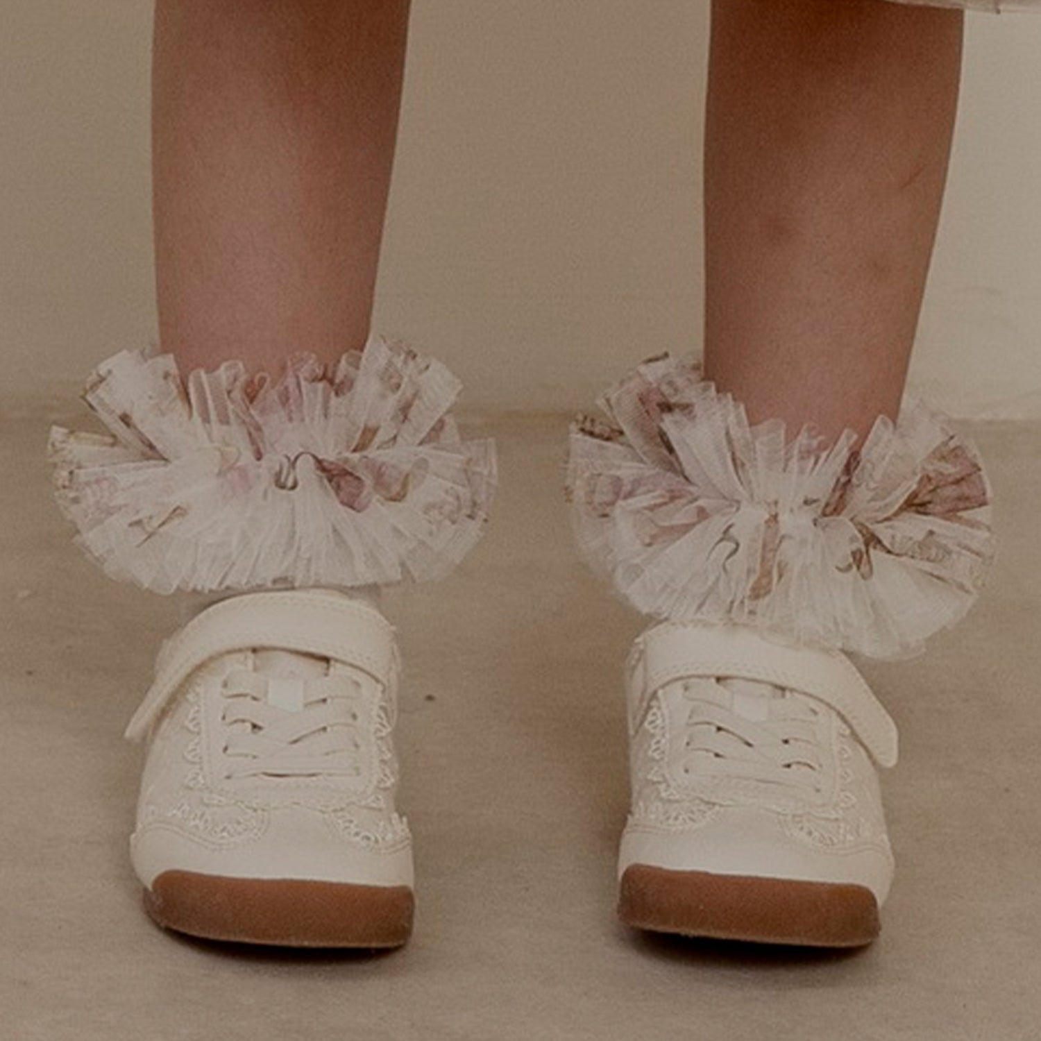 Butterfly Trim Socks