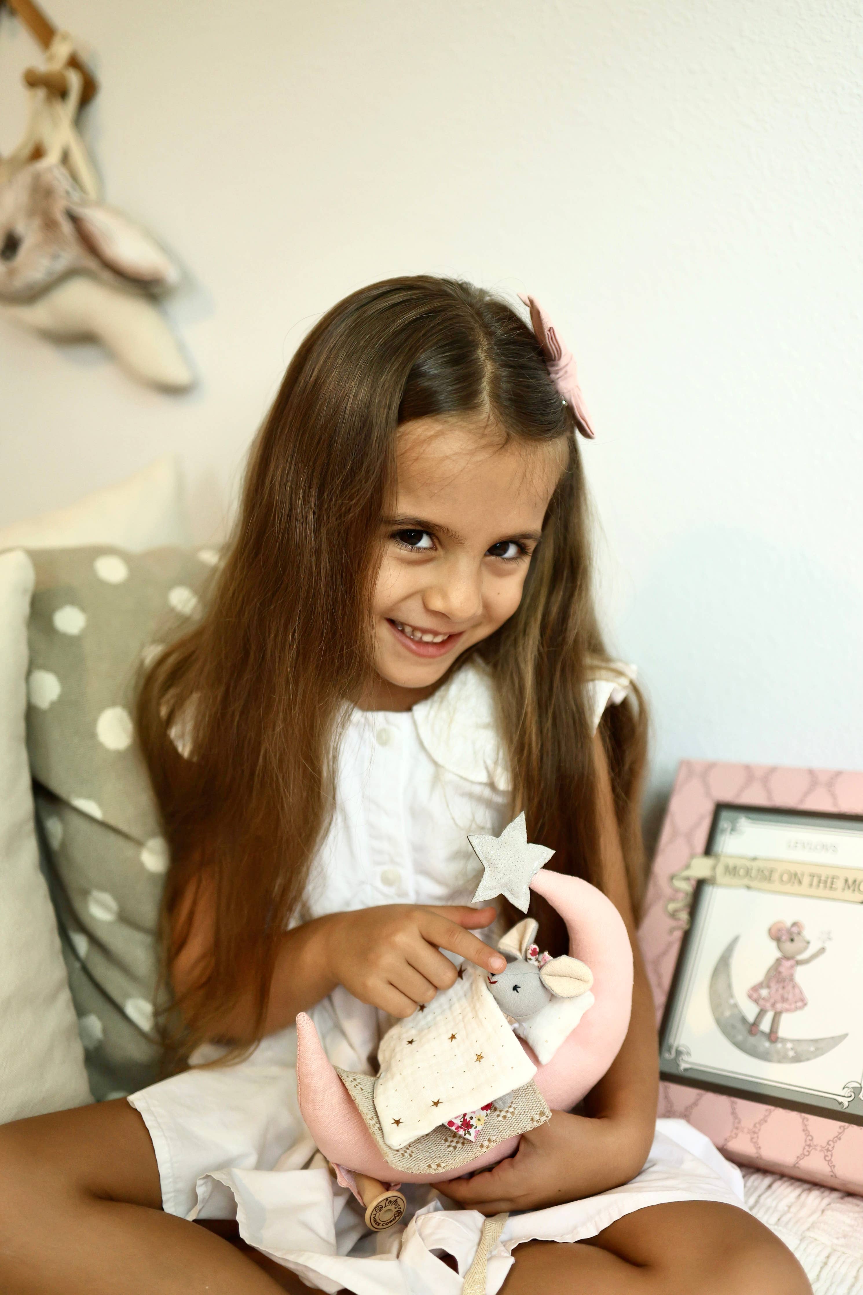 Levlovs Mouse Lili in a Box with Bedding 